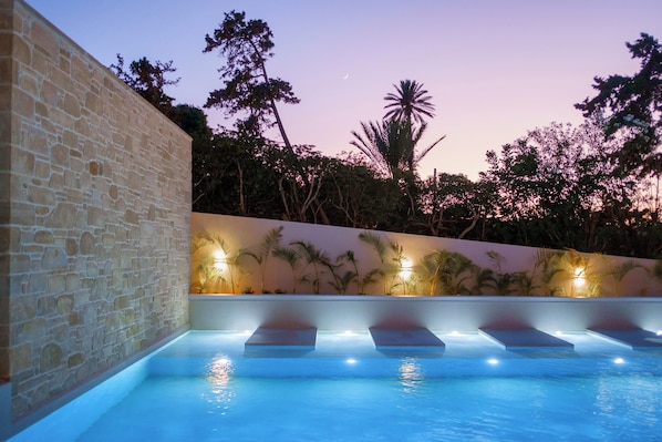 Seasonal outdoor pool