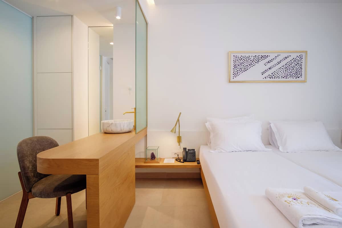 Junior suite | 1 slaapkamer, luxe beddengoed, gratis wifi, beddengoed
