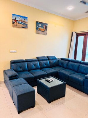 TV de tela plana 34 polegadas com canais a cabo