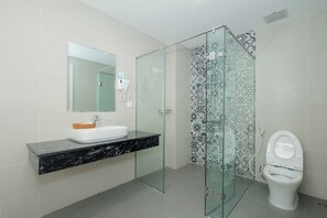 Desk, laptop workspace, free WiFi - Rose Hotel & Spa Phu Quoc (Phu Quoc)