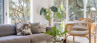 The Hideaway - Coastal Chic Living with pool and spa