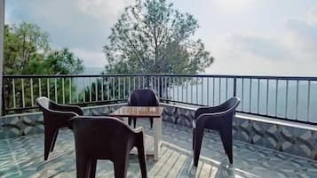 Deluxe Double Room, Mountain View | Balcony