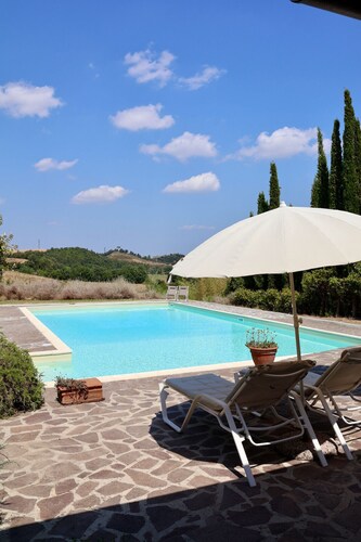 Podere La Sterza Prachtig Huis Midden de Bossen en Heuvels in Toscane
