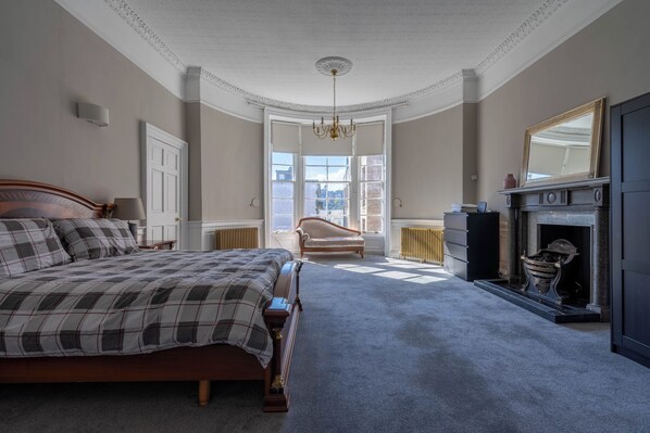 5 bedrooms, iron/ironing board, travel cot, WiFi