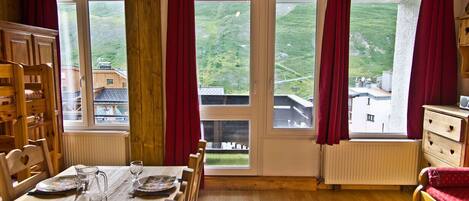 تناول الطعام