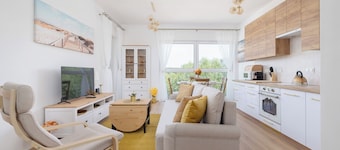 Apartment With Pond View by Renters