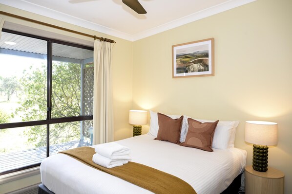 2 chambres, fer et planche à repasser, Wi-Fi, draps fournis