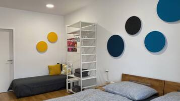 1 dormitorio, tabla de planchar con plancha, wifi gratis y ropa de cama