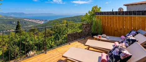 패밀리 하우스, 침실 3개, 전자레인지, 산비탈 (Casa Giuseppe /w Panoramic View) | 숙박 시설 구내