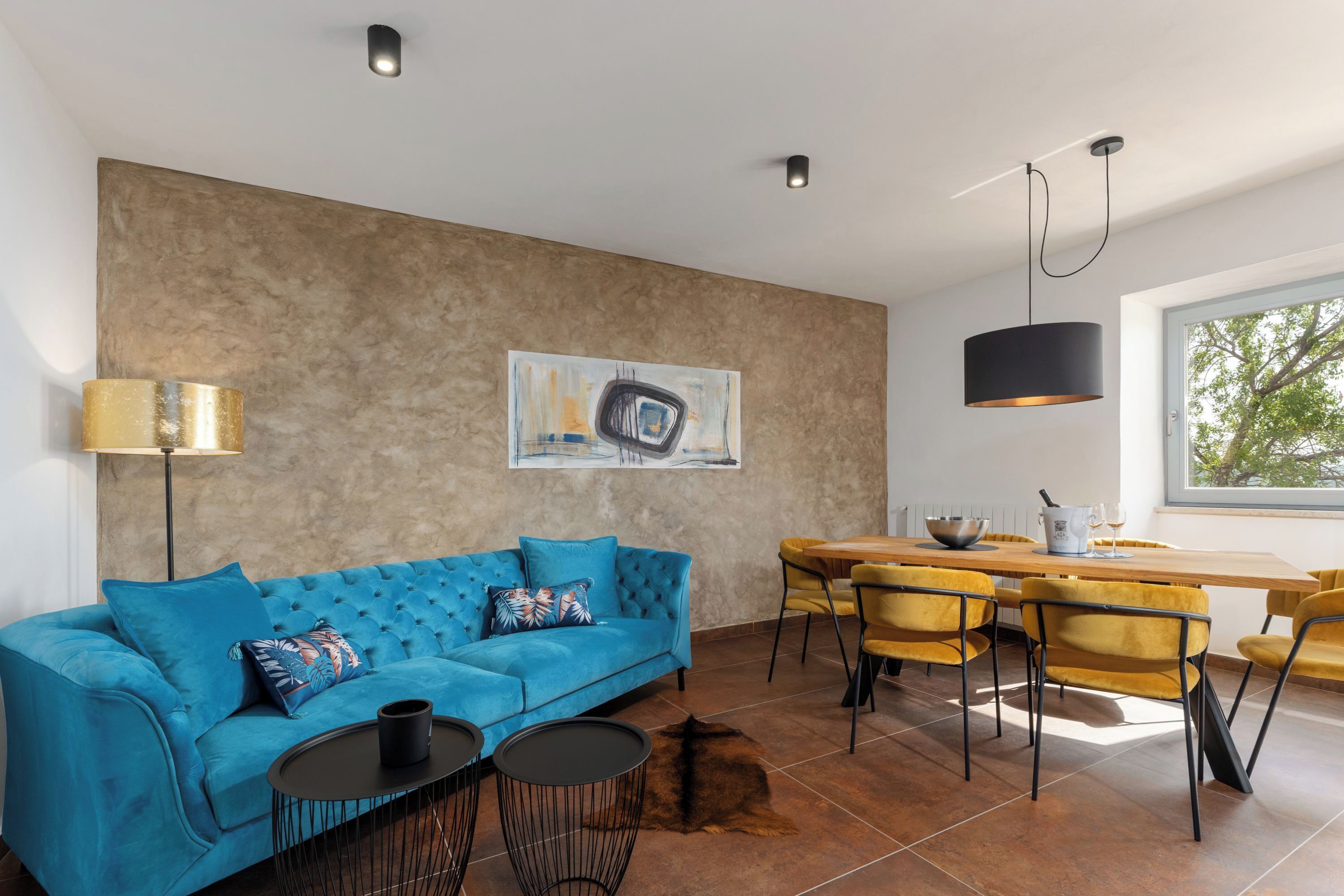 21-Zoll-Flachbildfernseher mit Satellitenempfang, Fernseher