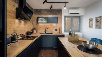 Familienhaus, 3 Schlafzimmer, Bergseite (Seaview Casa Giuseppe) | Eigene Küche | Kühlschrank, Mikrowelle, Ofen, Herdplatte