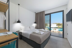 2 bedrooms, blackout drapes, soundproofing, iron/ironing board - Villa Lambis Harmonia (Rhodes)