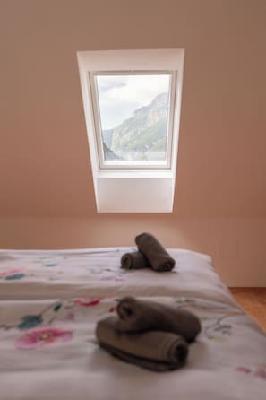 Iron/ironing board, free WiFi, bed sheets - Charming apartment in mountain area with airco sleep 4 (Log pod Mangrtom)