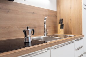 Fridge, stovetop, dishwasher, coffee/tea maker - Charming apartment in mountain area with airco sleep 4 (Log pod Mangrtom)