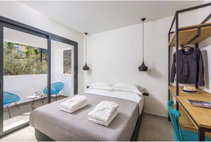 2 bedrooms, in-room safe, blackout curtains, soundproofing - Villa Lambis Athena (Rhodes)
