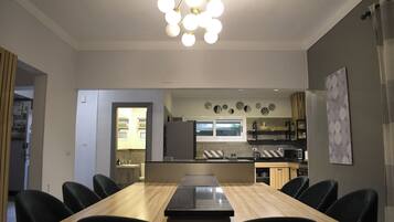 Apartemen Comfort, Bebas Asap Rokok, pemandangan kebun | Dapur pribadi
