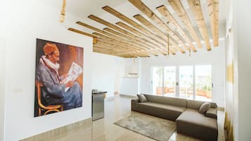 Apartemen Keluarga, Bebas Asap Rokok, pemandangan kota | Area keluarga | Televisi layar datar 50-inci dengan saluran TV digital