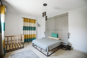 Appartement familial, non-fumeur, vue sur la ville | 3 chambres, literie de qualité, lit de bébé (gratuit)