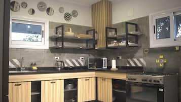 Apartemen Comfort, Bebas Asap Rokok, pemandangan kebun | Dapur pribadi