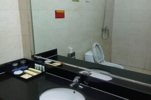 Bathroom - Changshou Business Hotel (Luntai)