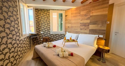 Ca de la Corona by Ca-sa Check