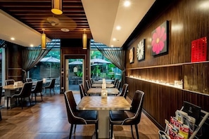 Unclassified image, 5 of 12, button - In-Stone Motel (Taipei)