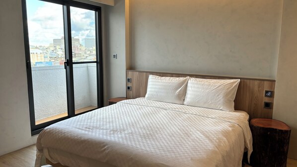Standard Double Room | Down duvets, in-room safe, desk, laptop workspace
