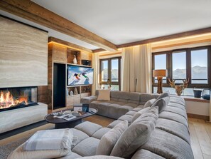 TV, lareira