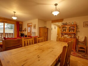 Dining - Beautiful 3-bed apartment, ski-in with wifi (Morillon 1100)