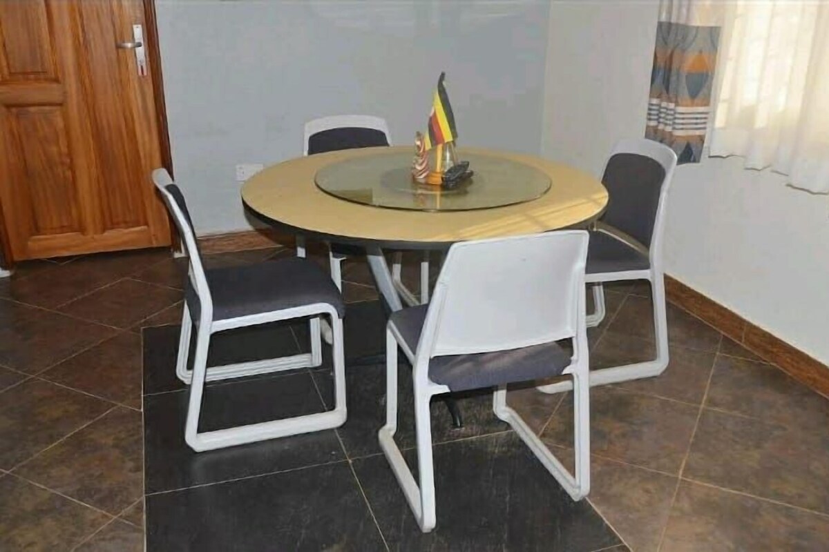 Classic Double or Twin Room, Balcony, Lake View | Living area