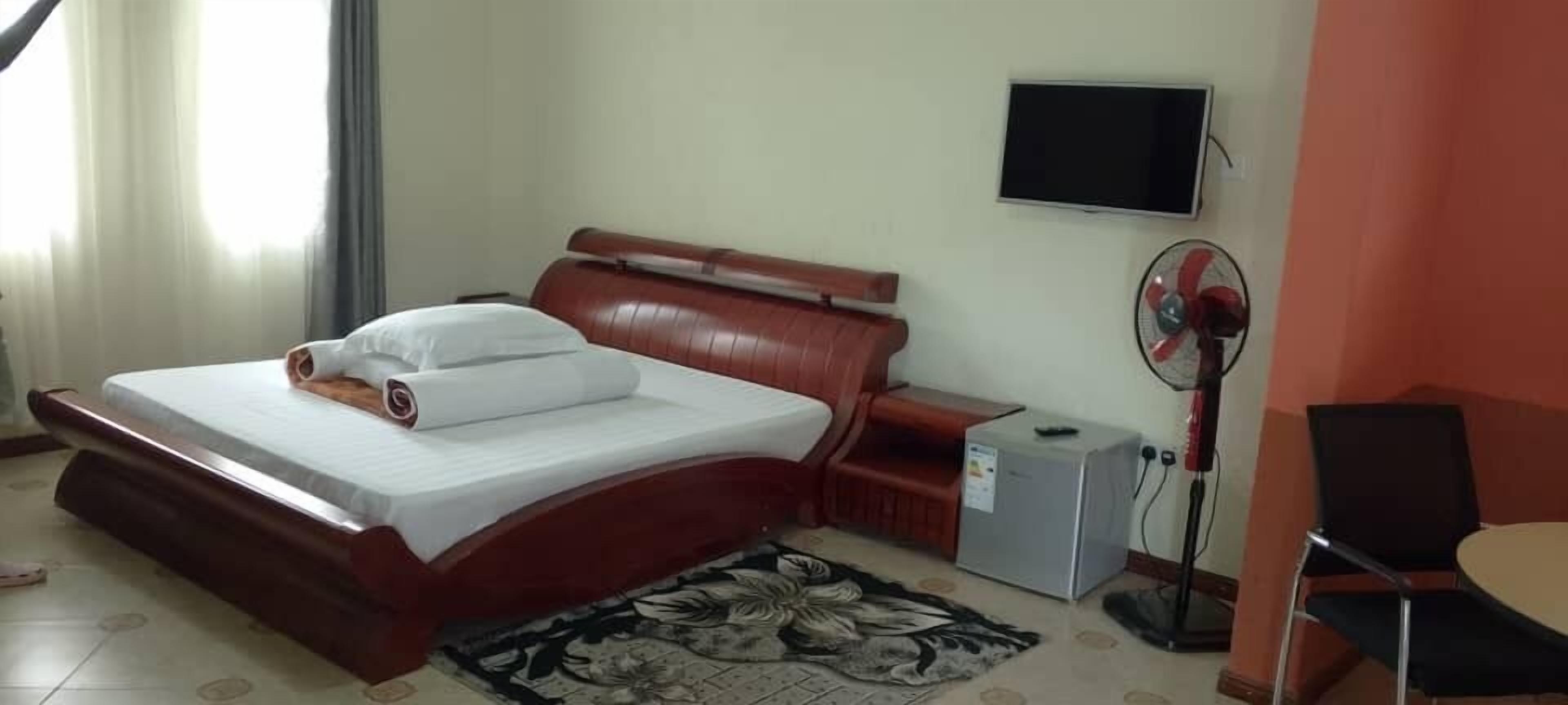 Classic Double Room, Balcony, Lake View | Desk, free WiFi