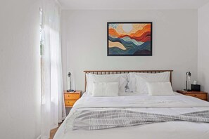 4 slaapkamers, een strijkplank/strijkijzer, reisbedje, wifi