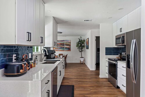 The Monterey | Private Pool • Grill • 4 King Beds