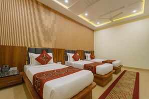 Deluxe Triple Room | 1 bedroom, desk, free WiFi