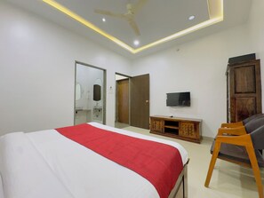 Suite | 1 bedroom, desk, free WiFi