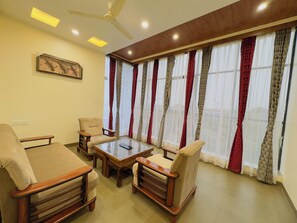 Suite | 1 bedroom, desk, free WiFi