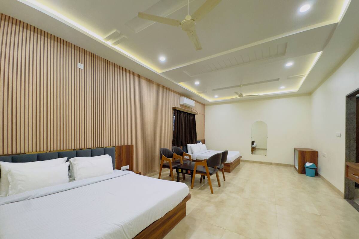 Family Quadruple Room, 1 Bedroom | 1 bedroom, desk, free WiFi