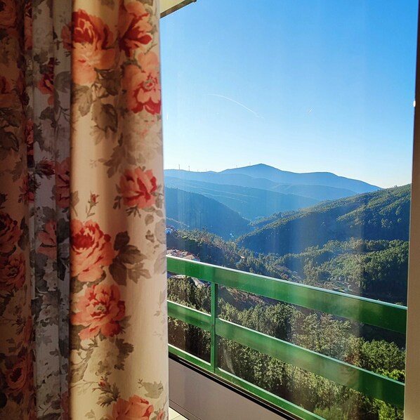 Interior - Moutain House in Serra da Estrela (Seia)