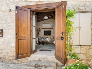 Apartment, Multiple Bedrooms | Property entrance - Sanders Arsorama Arsos (Arsos)