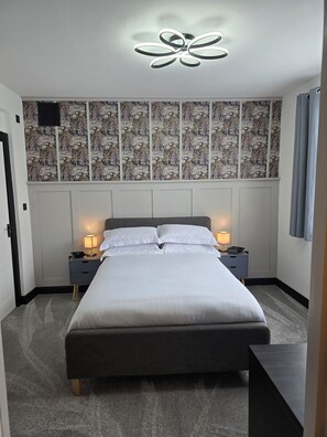 1 dormitorio, tabla de planchar con plancha, wifi gratis y ropa de cama