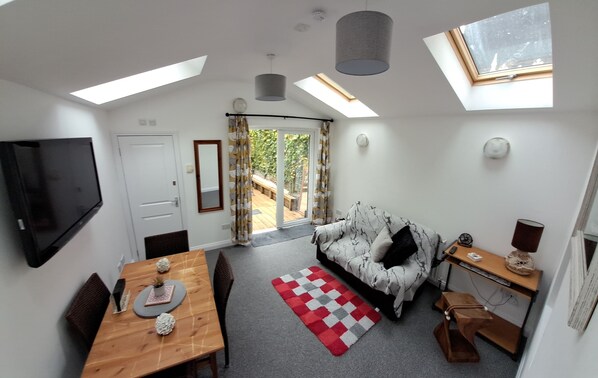 Cottage | Living area | TV - Charming Lincoln Cottage Family & Pet-friendly (Lincoln)