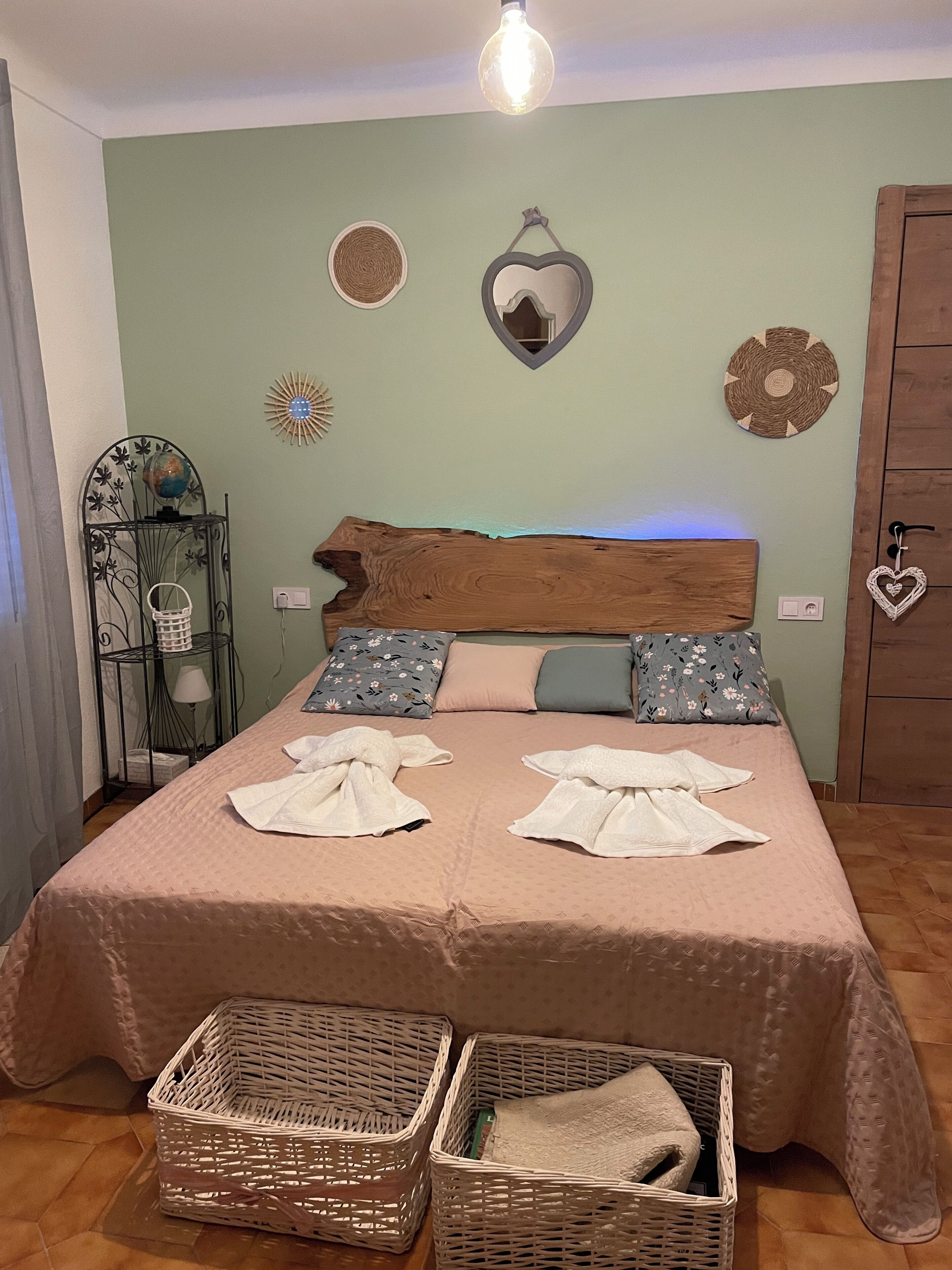 1 bedroom, WiFi, bed sheets