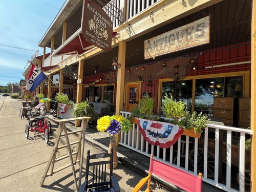 Enjoy the beautiful views of Chautauqua Lake, home of the Chautauqua Belle!