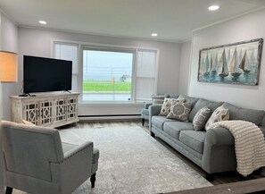 Smart-tv, een open haard en een printer