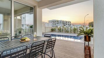 Villa, 4 Schlafzimmer, eigener Pool | Balkon