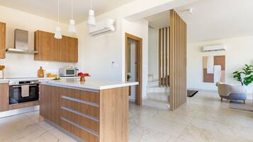 Villa, 4 chambres, piscine privée | Intérieur