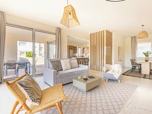 Villa, 4 Bedrooms, Private Pool | Living room