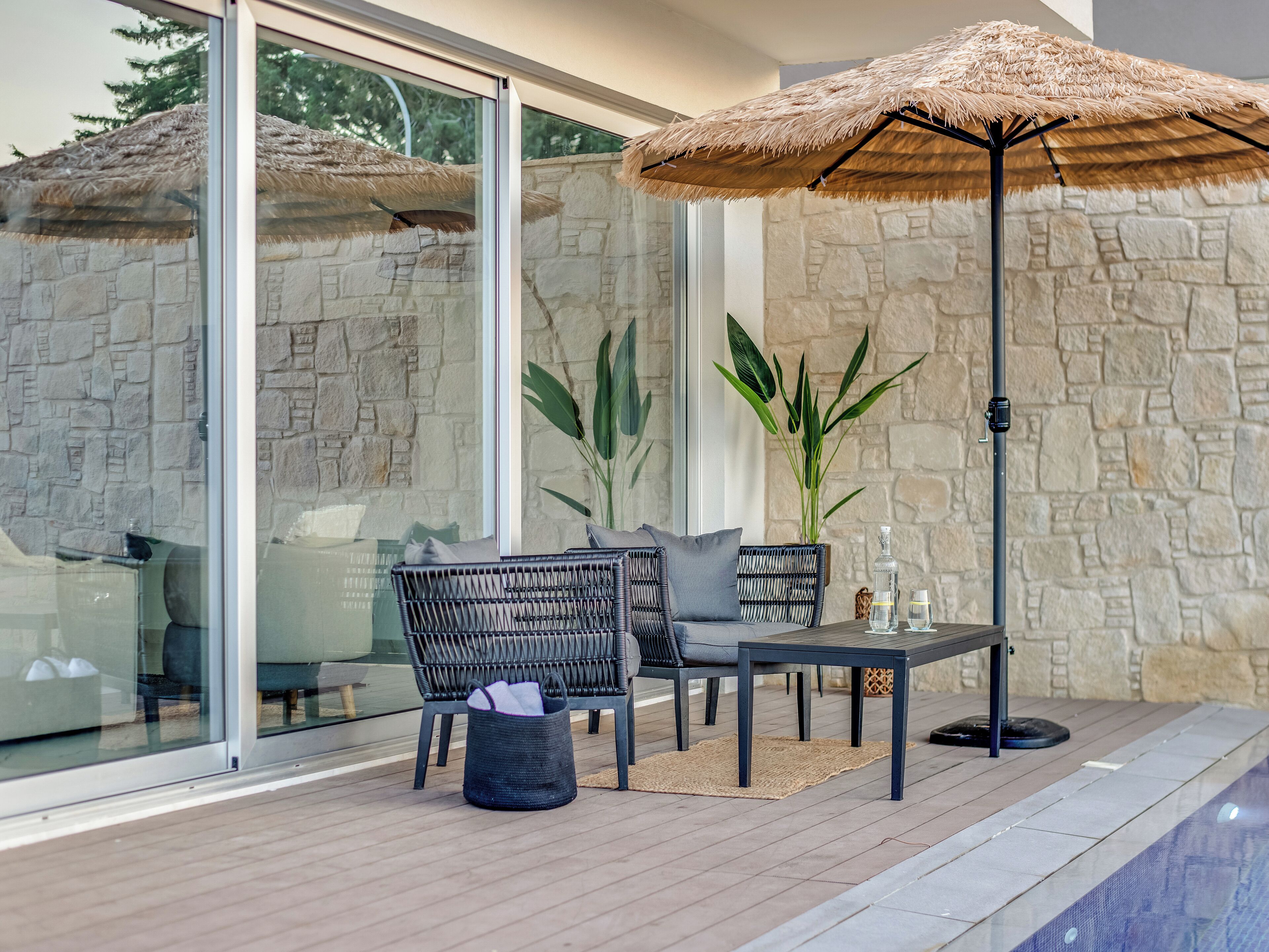 المنشأة من الخارج