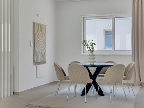 Villa, 4 chambres, piscine privée | Salle à manger