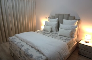 2 bedrooms, iron/ironing board, WiFi, bed sheets - Luxurious & cosy beachfront appartment, Tangier Malabata (Tanger)